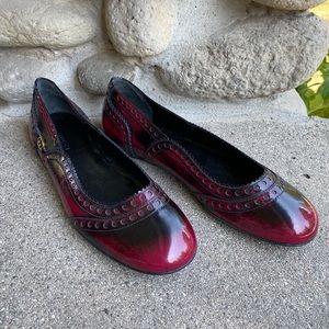 Gucci Red & Black Brogue Style Flats - 38.5